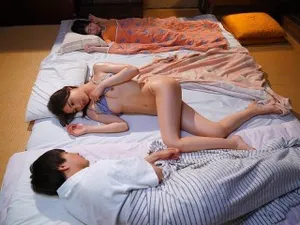 Bất ngờ móc lồn khiến em sướng chảy nước