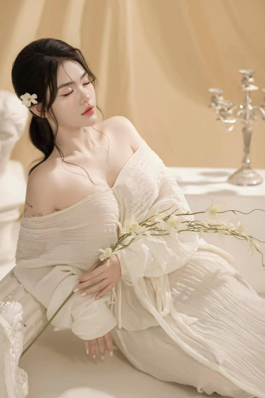 Chồng đi gái vợ buồn gọi tâm sự với thằng bạn